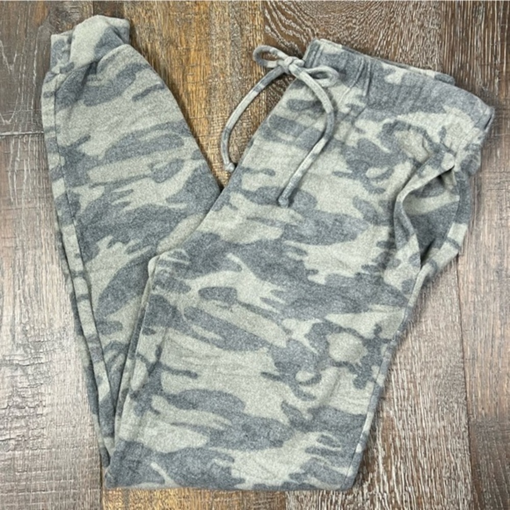 Wandering Dreams - ‘Camouflage’ fleece lounge pants. SZ:Large. NWT